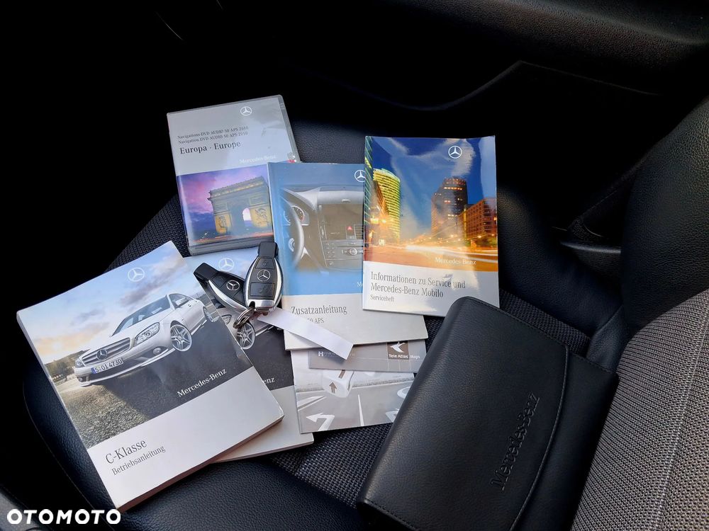 Mercedes-Benz Klasa C 180 CGI Automatik BlueEFFICIENCY Elegance - 26