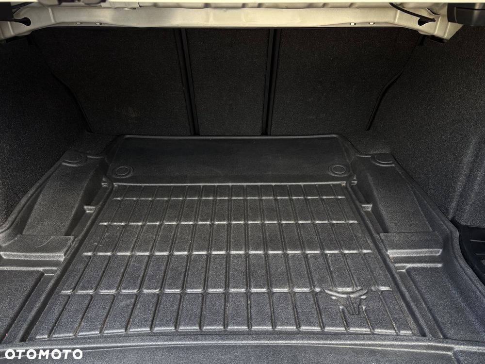 BMW Seria 3 318i - 10