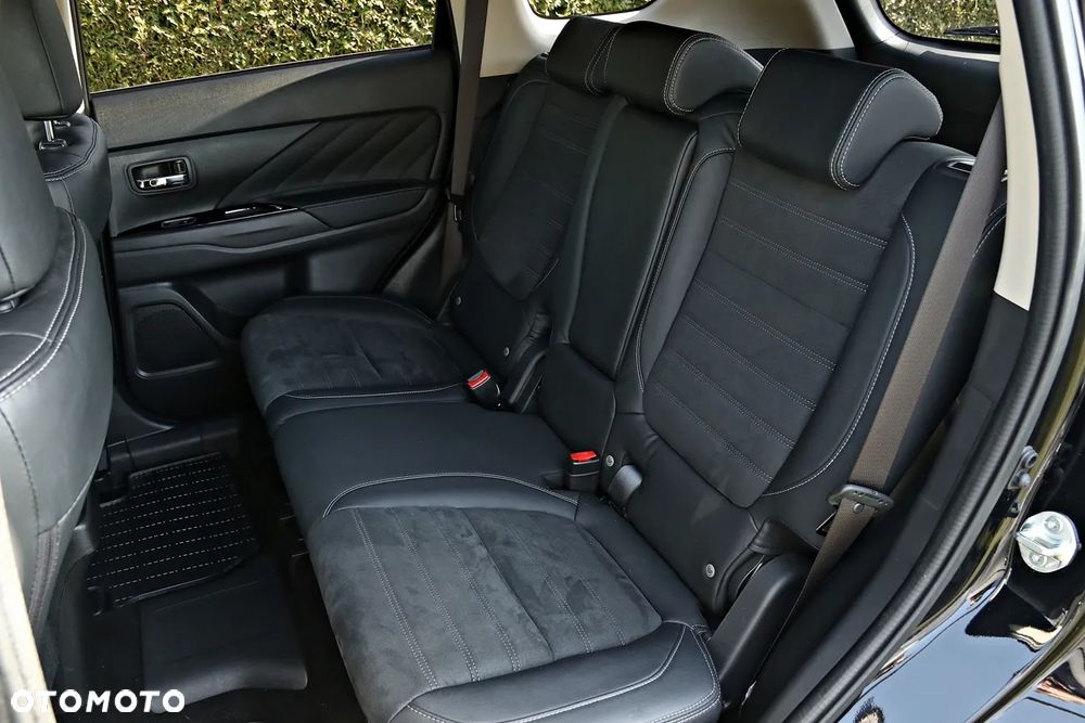 Mitsubishi Outlander - 36