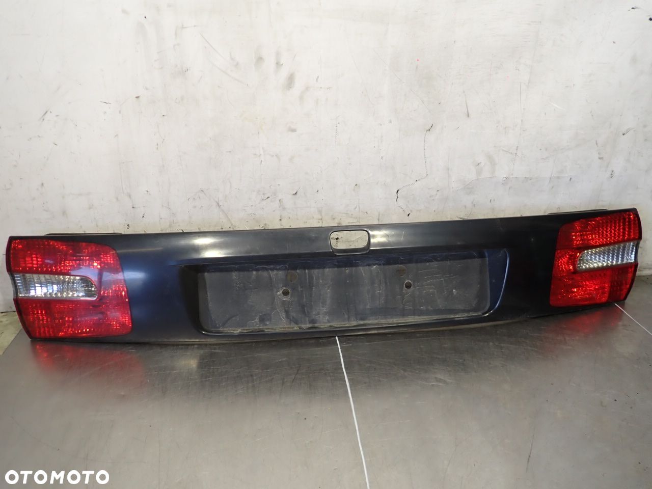 BLENDA KLAPY BAGAŻNIKA VOLVO V40 LIFT 1.9 - 1