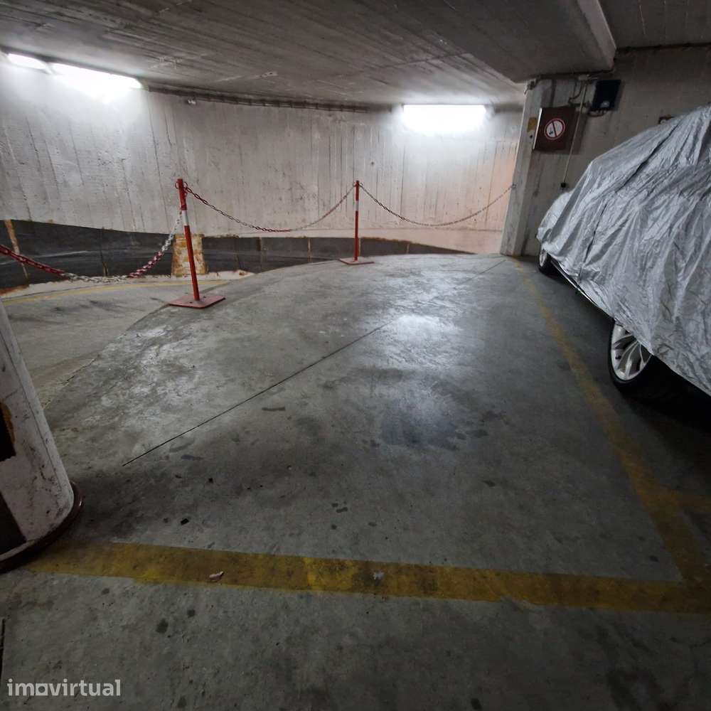 Parqueamento p/ Carro ou Motas - Grande imagem: 5/8
