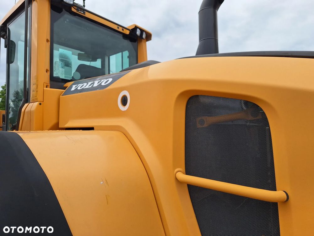 Volvo L120G - 11