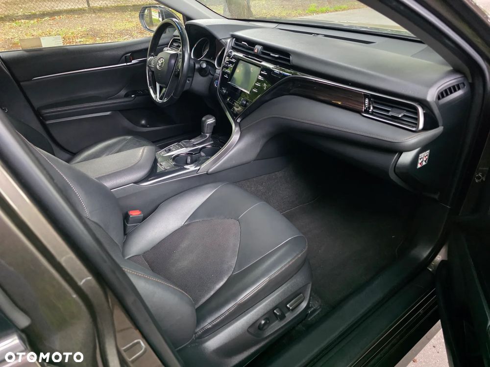 Toyota Camry 2.5 Hybrid Executive CVT - 5