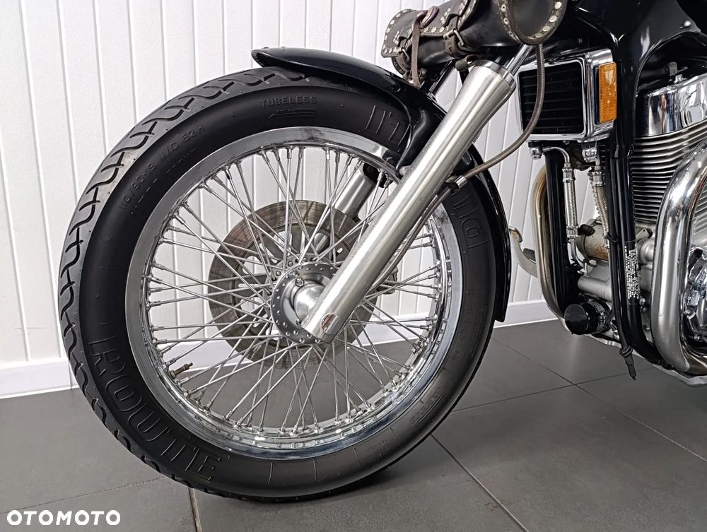 Suzuki Intruder - 9