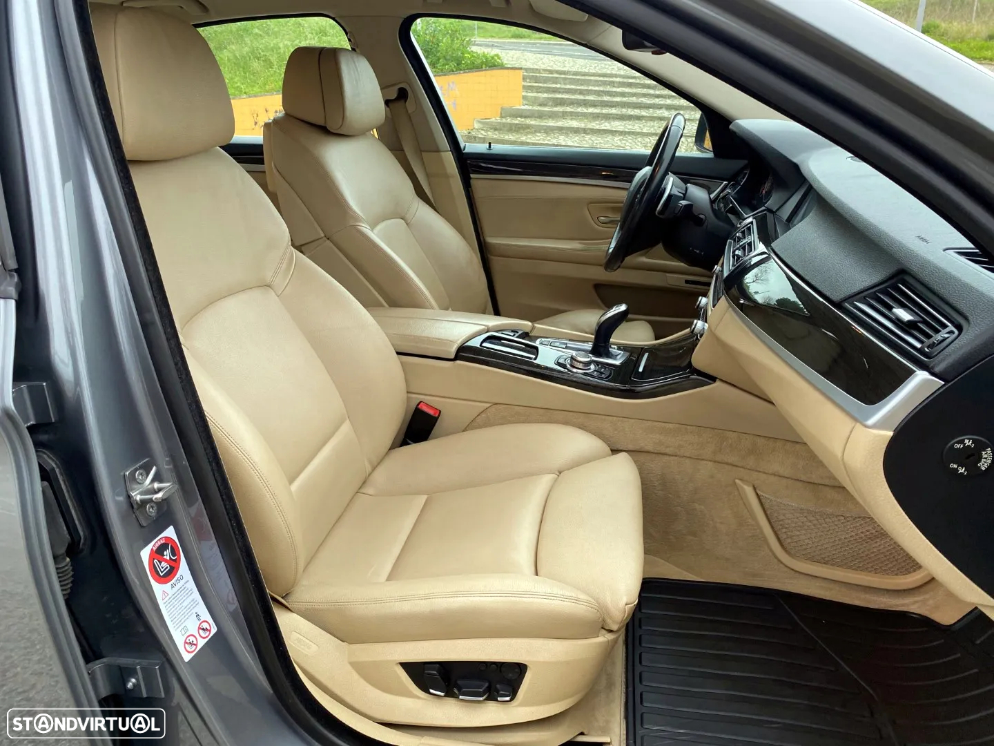 BMW 535 i Exclusive Auto 177g - 13