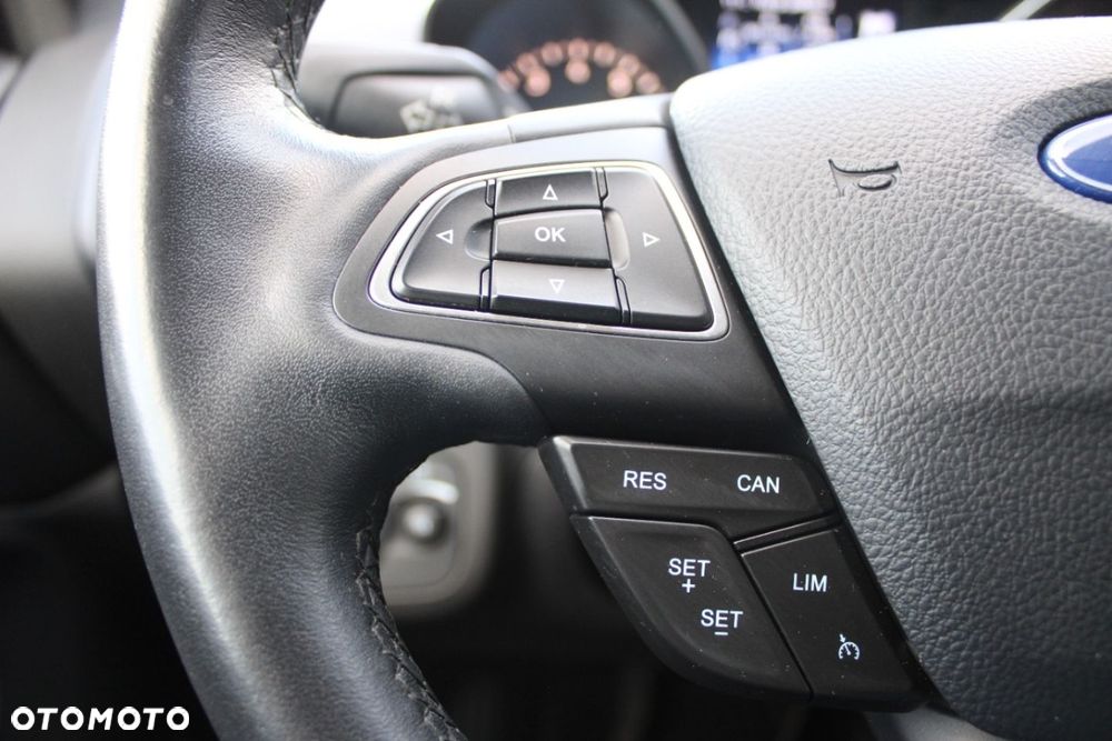 Ford Kuga - 39