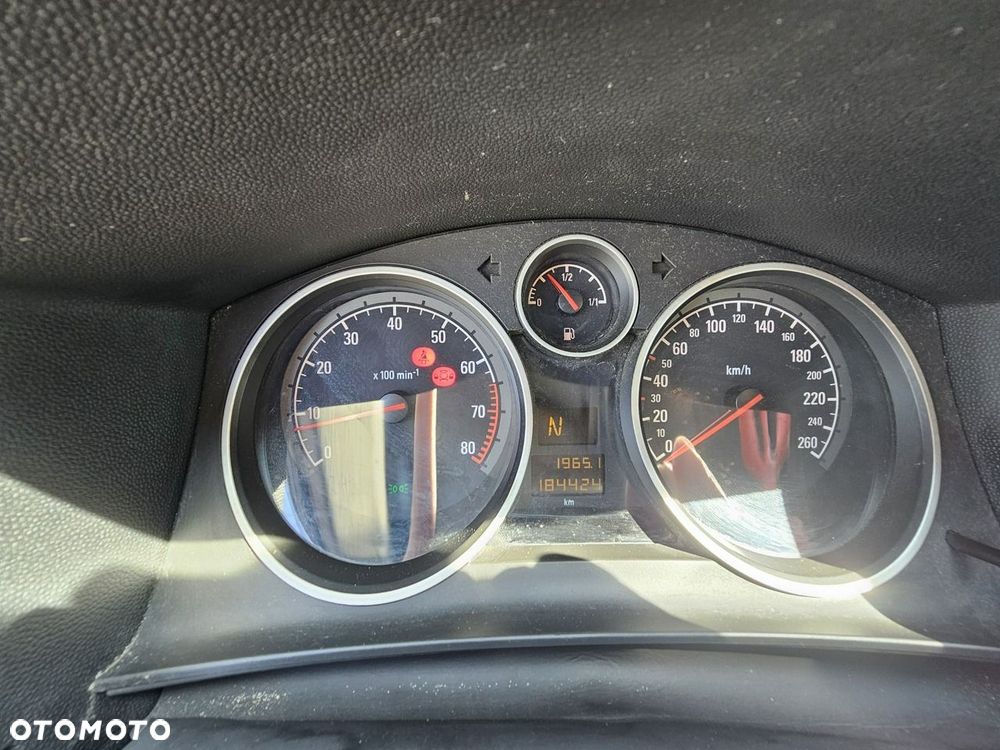 Opel Astra 1.6 Essentia Easytronic - 22