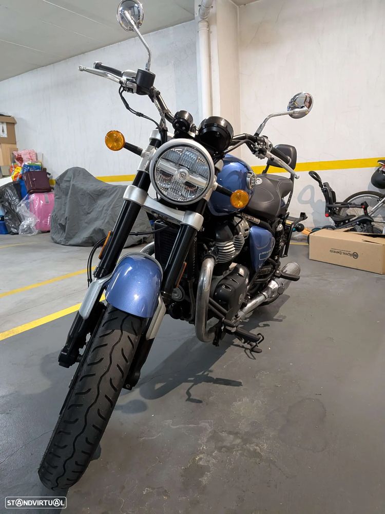 Royal Enfield Super Meteor 650 - 22