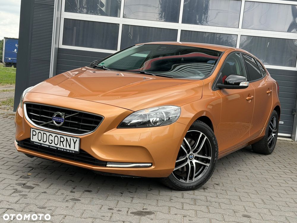 Volvo V40 T3 R Design - 1