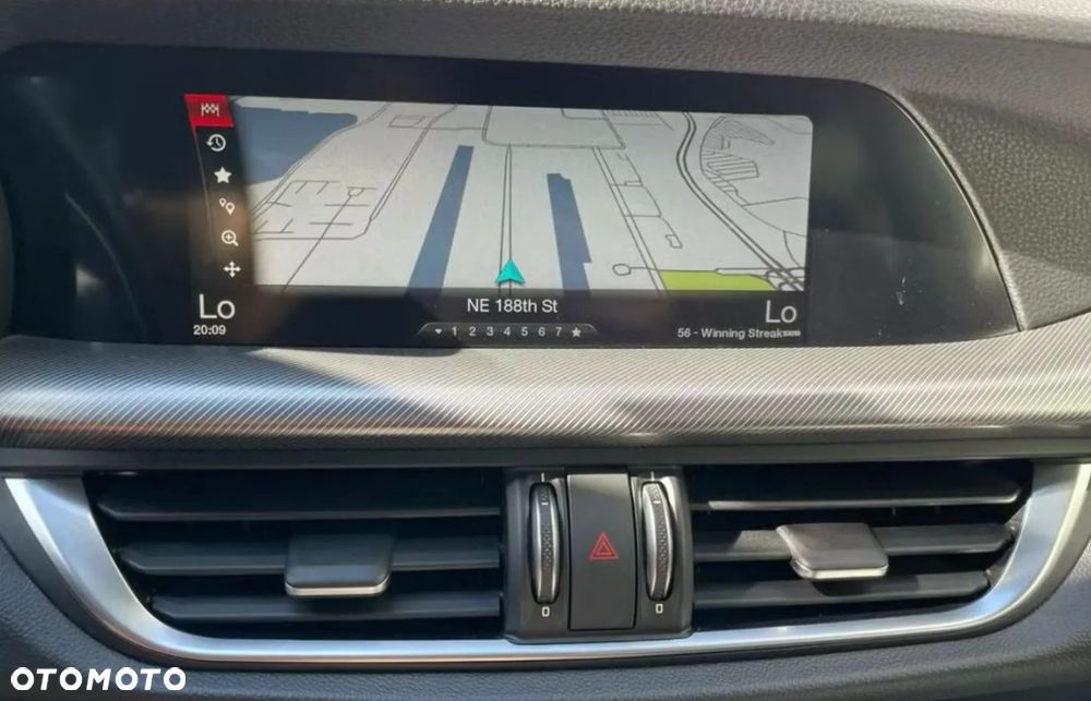 Alfa Romeo Stelvio - 14