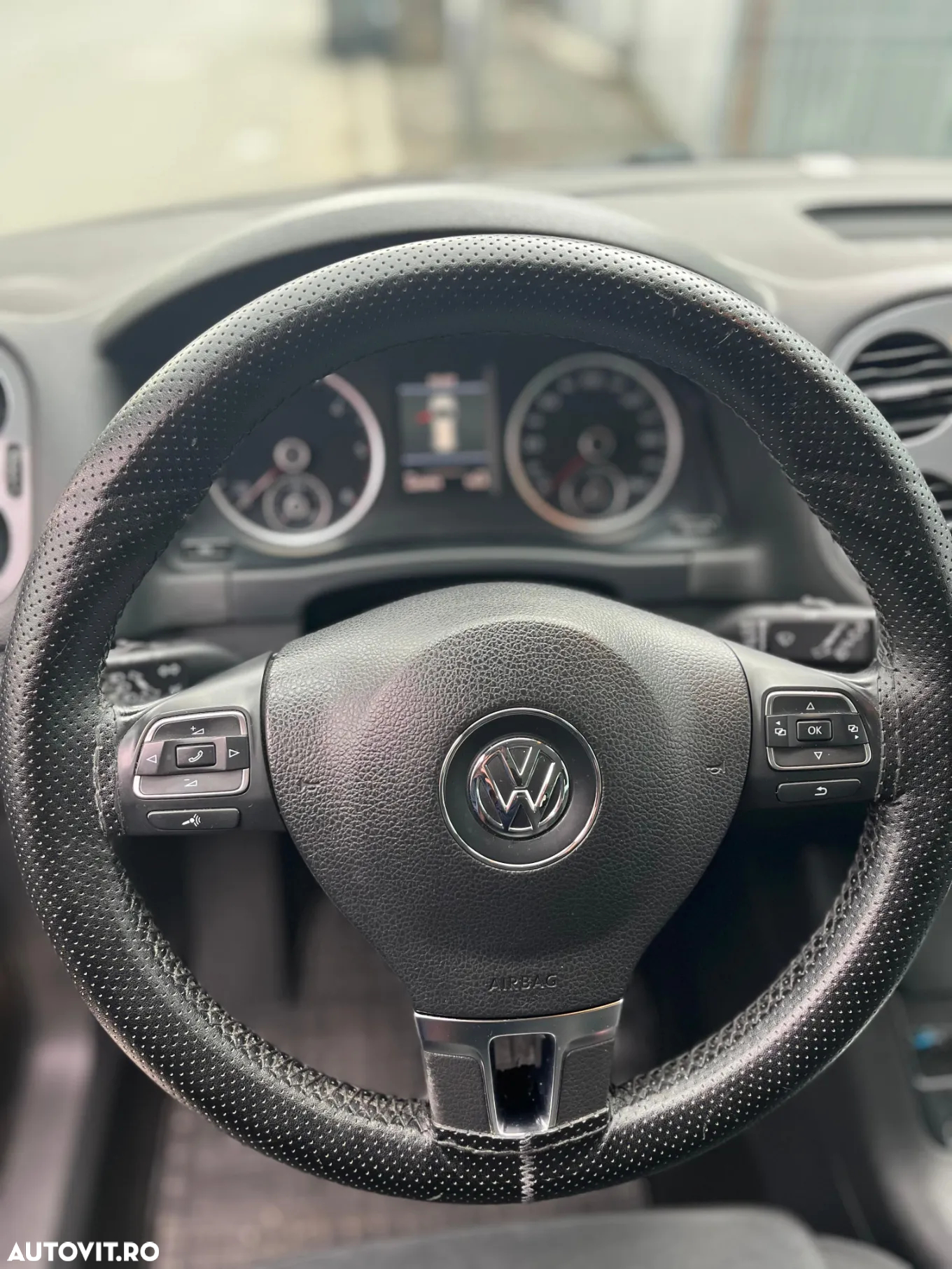 Volkswagen Tiguan 2.0 TDI 4Motion DSG Sport & Style - 8