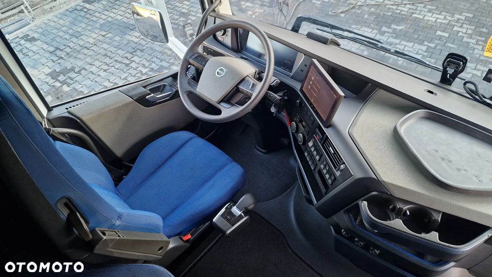 Volvo FH 500 Mega /Low Deck /Klima P. / Regulowane siodło standard - 34