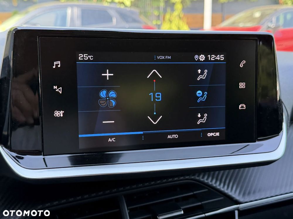 Peugeot 2008 1.5 BlueHDi Allure Pack S&S EAT8 - 26