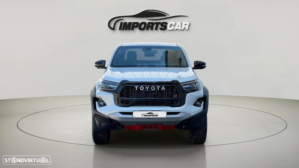 Toyota Hilux 2.8 D-4D 4WD GR Sport II - 5