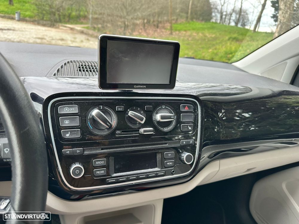 VW Up! 1.0 High Auto - 11