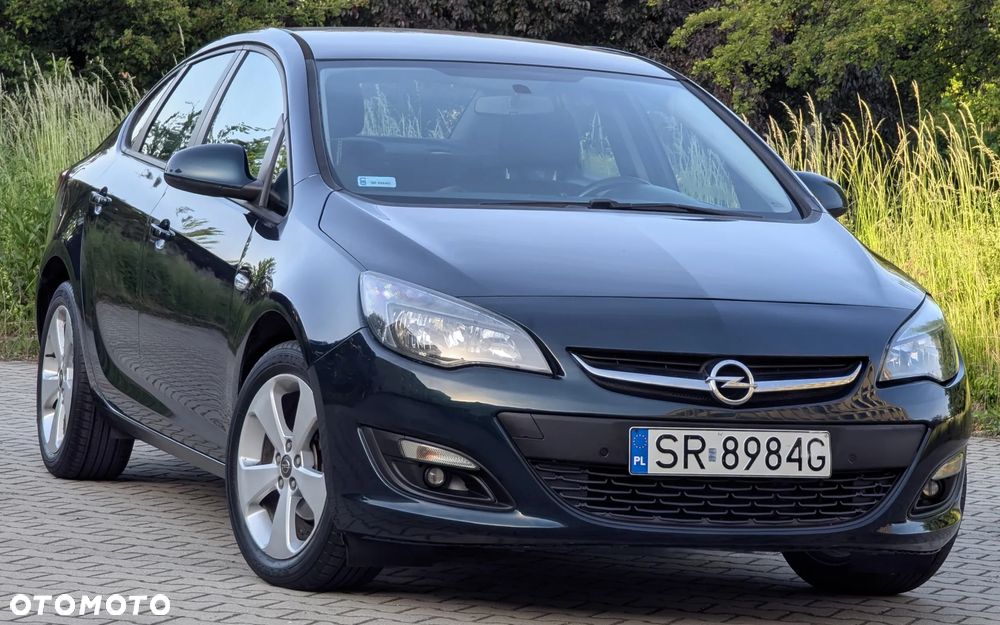 Opel Astra 1.6 Enjoy - 11