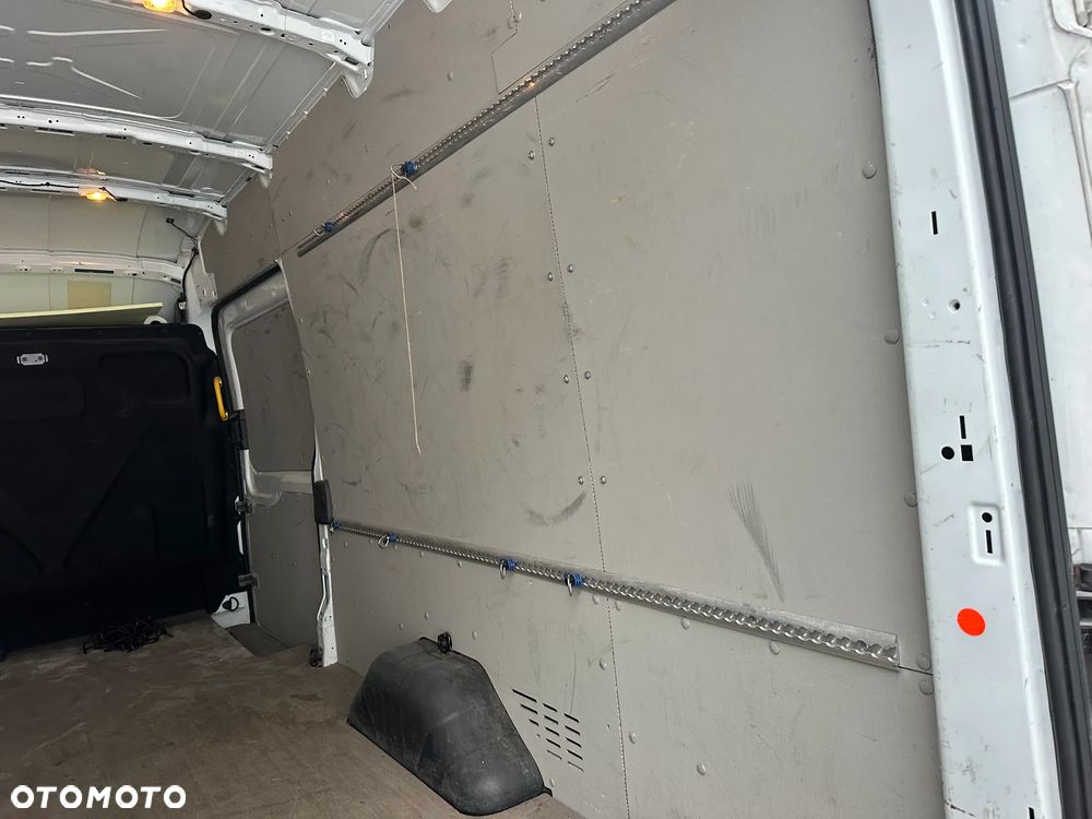 Ford transit - 18