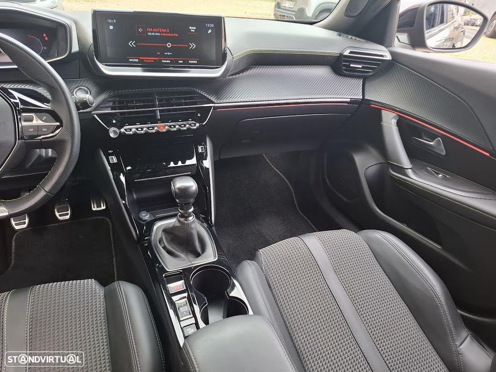 Peugeot 2008 1.2 PureTech GT Line - 9