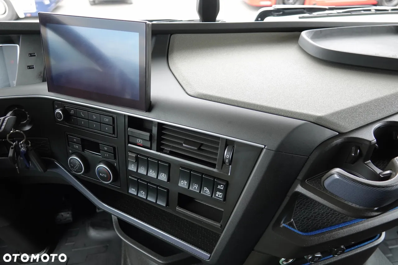 Volvo FH 500 / XXL / 2024 / KLIMA POSTOJOWA  / SKÓRY / I-SHIFT / PO KONTRAKCIE SERWISOWYM  / SPROWADZONY - 28