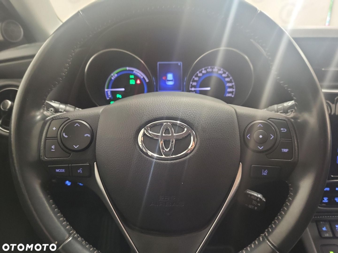 Toyota Auris Hybrid 135 Premium - 11