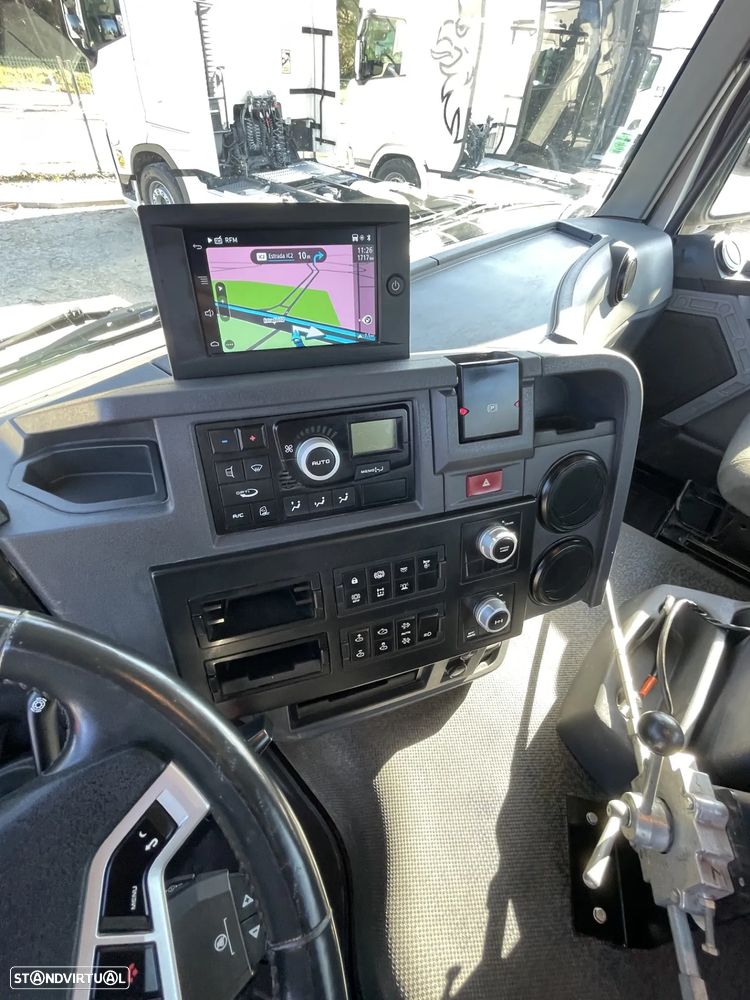 Renault K 440 /  8x4 Basculante - 2020 - 6