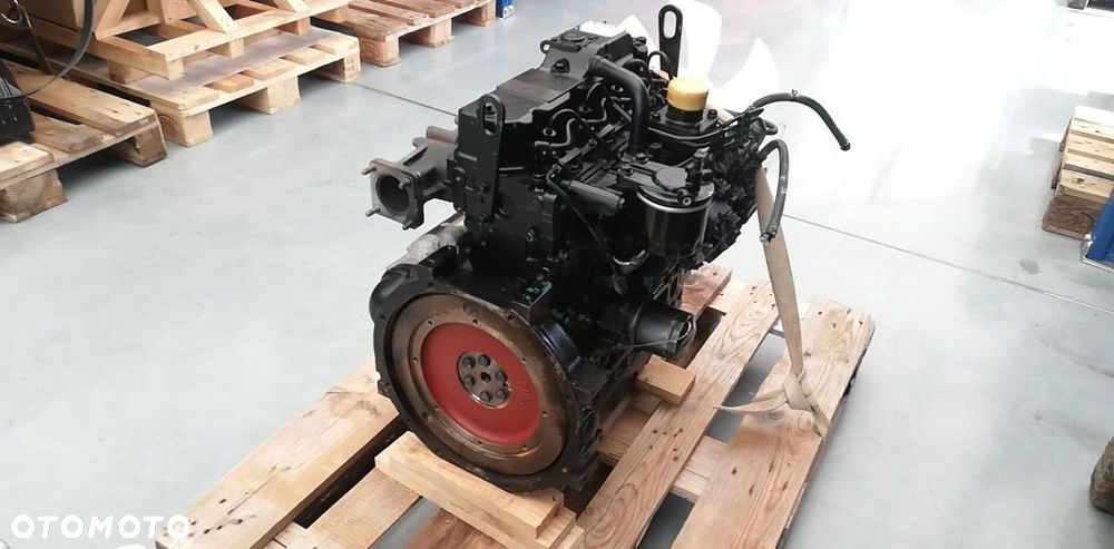 SILNIK VOLVO D2 2DCAE3 27.2 kW 2200 rpm 11 789 zł netto - 5