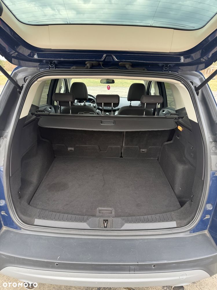 Ford Kuga 2.0 TDCi 2x4 Titanium - 12