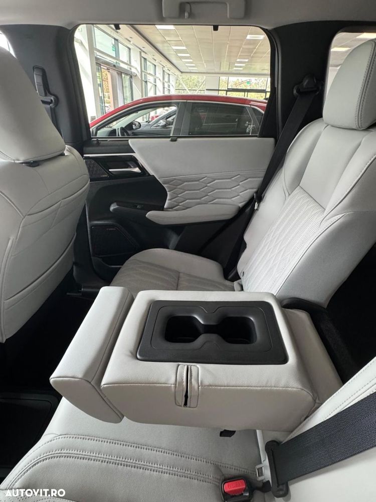 Mitsubishi Outlander - 18