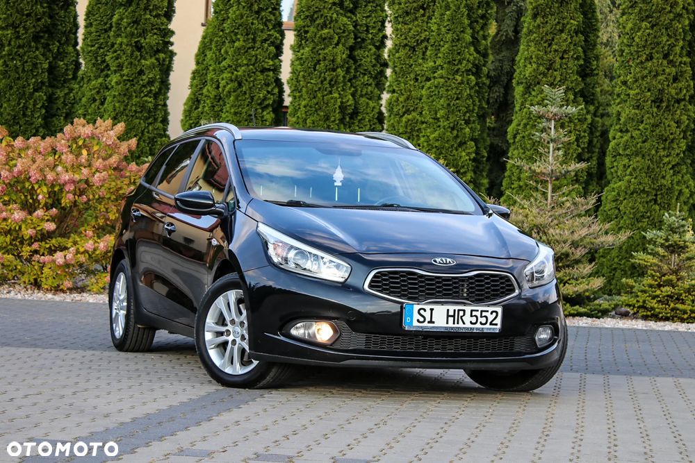 Kia Ceed 1.6 CRDi 128 ISG SW Vision - 14