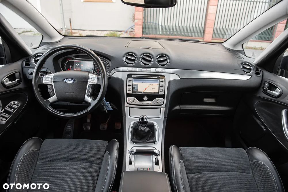 Ford S-Max 2.5 Titanium - 28