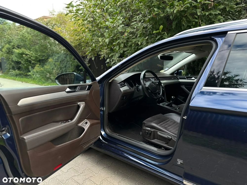 Volkswagen Passat 2.0 TDI SCR Highline - 8