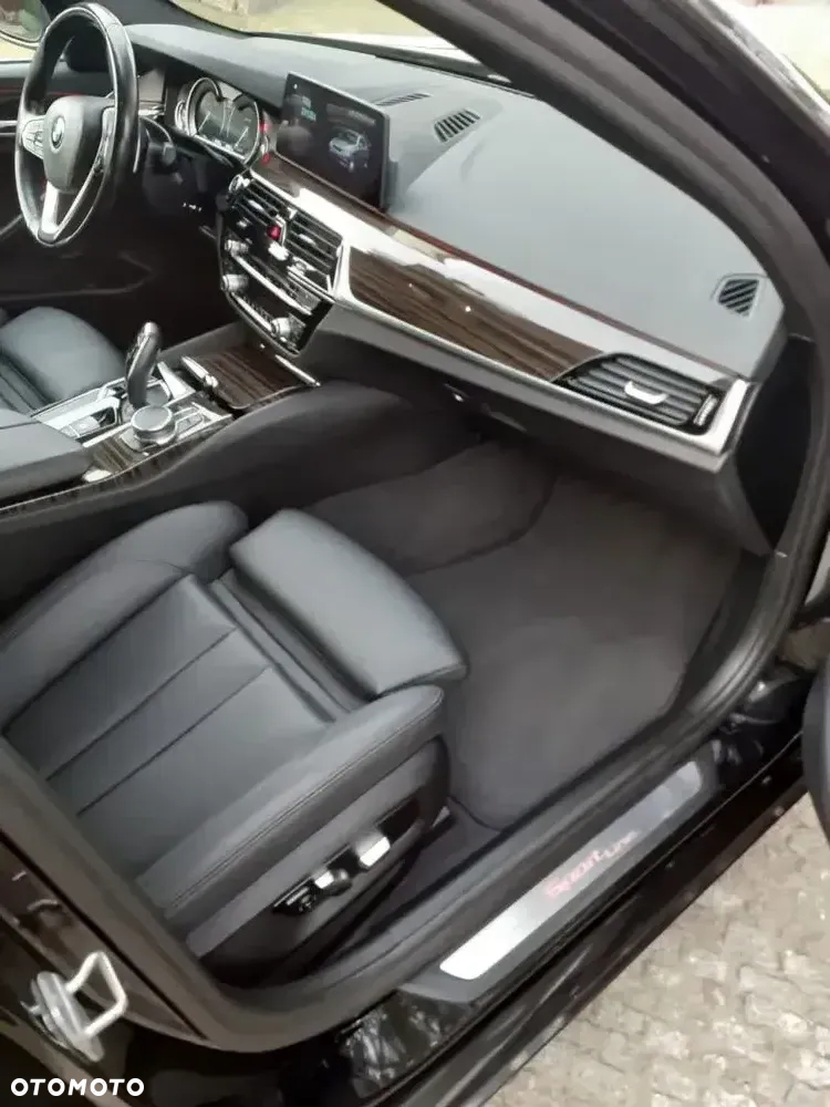 BMW Seria 5 530i GPF Sport Line sport - 6