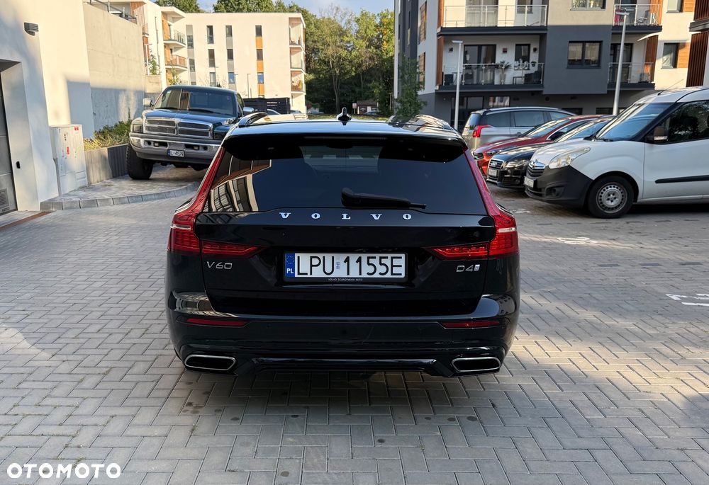 Volvo V60 D4 R-Design - 10