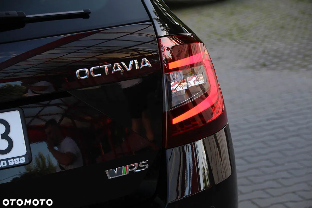 Skoda Octavia 2.0 TDI DSG RS - 20
