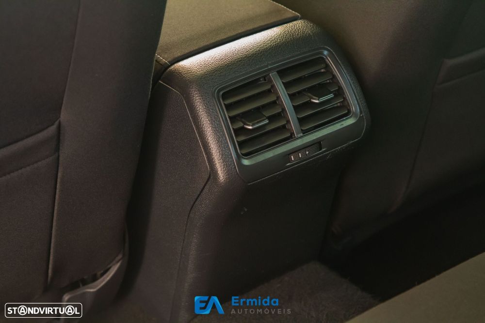 VW Golf 2.0 TDI GTD DSG - 44