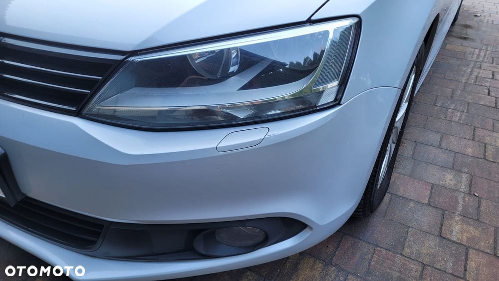 Volkswagen Jetta 1.2 TSI BlueMotion Technology Comfortline - 12