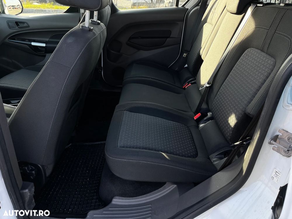 Ford Transit Connect - 11