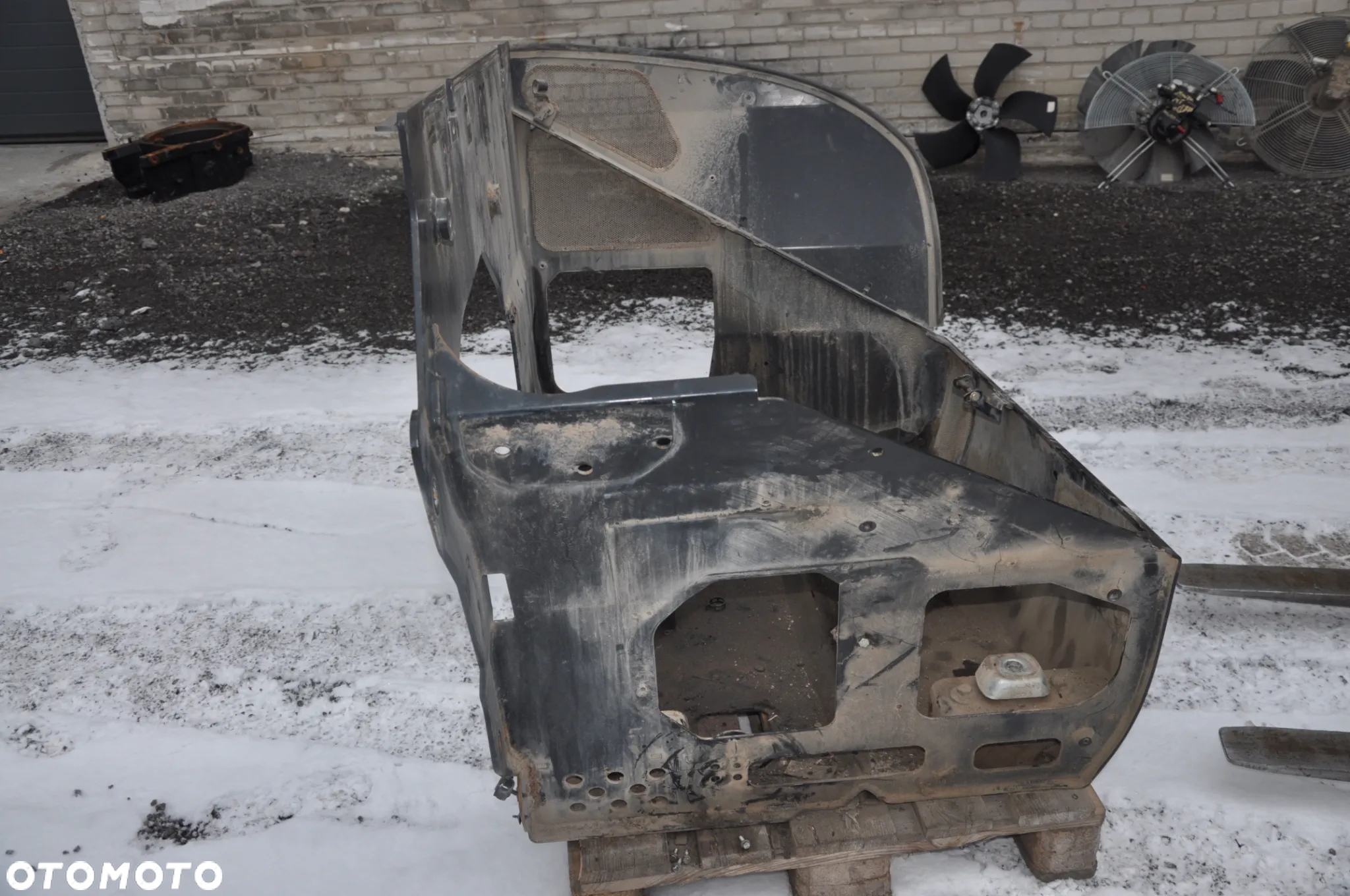 Obudowa silnika skrzynia Manitou 635 - 3