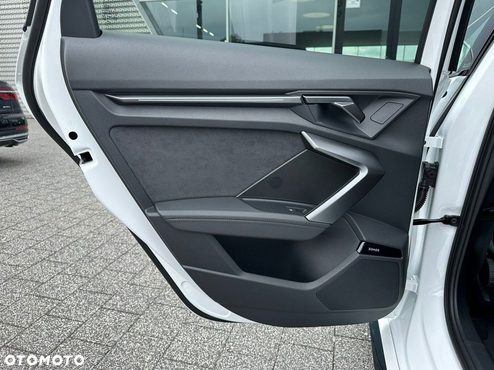Audi RS3 Limousine - 17