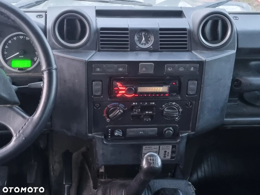 Land Rover Defender 2.2 TD4 E - 27