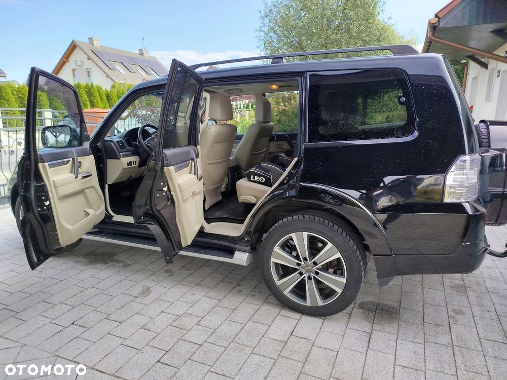 Mitsubishi Pajero - 8