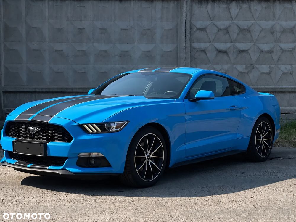 Ford Mustang - 4