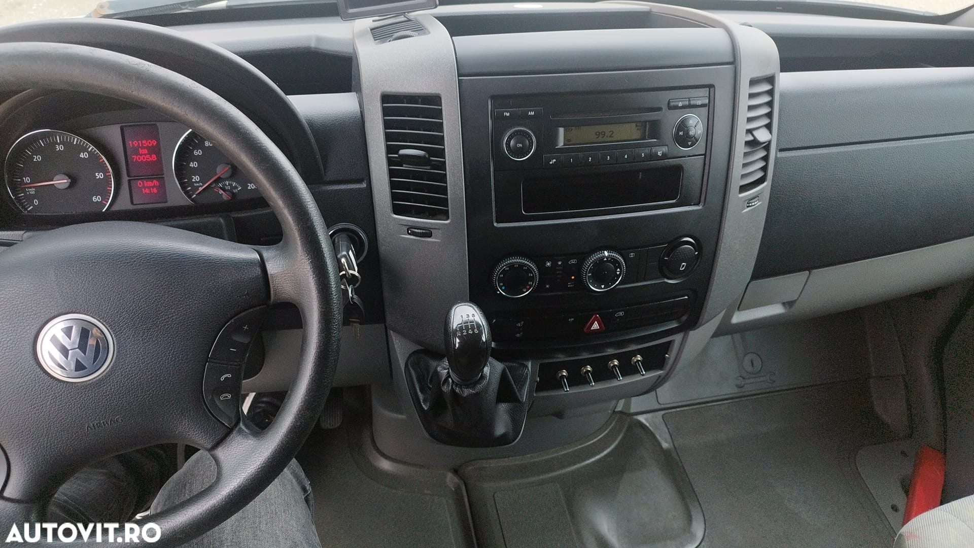 Volkswagen Crafter 7 locuri - 10