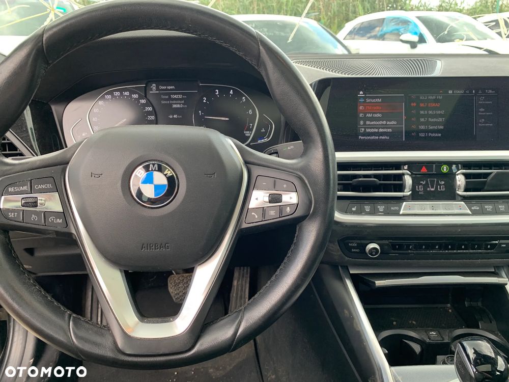 BMW Seria 3 330i xDrive - 13