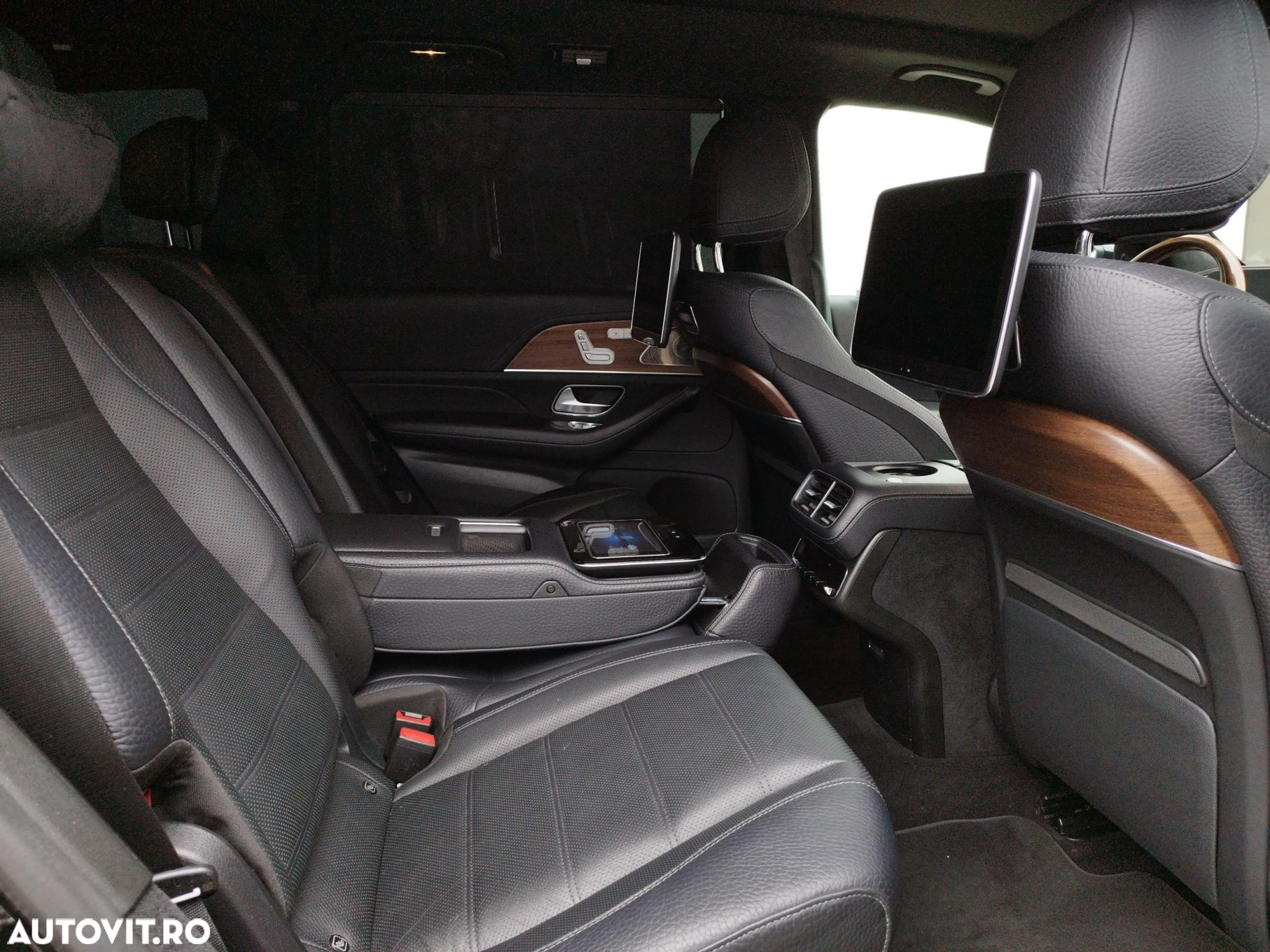 Mercedes-Benz GLS - 10