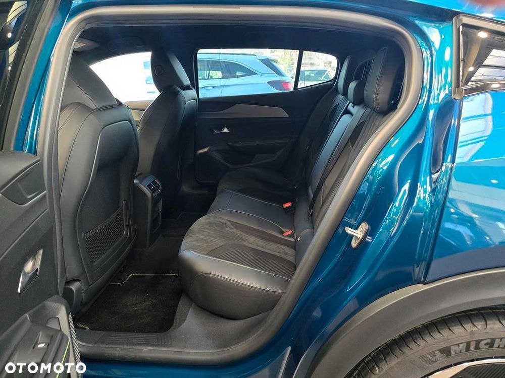 Peugeot 408 1.2 PureTech mHEV GT Exclusive S&S e-DSC6 - 8