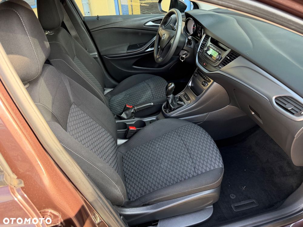 Opel Astra 1.4 Essentia - 21