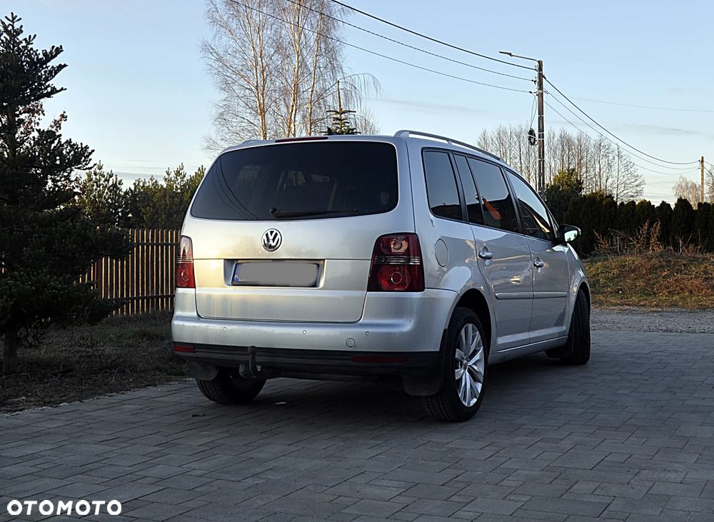 Volkswagen Touran 1.9 TDI Q-Line DSG - 4