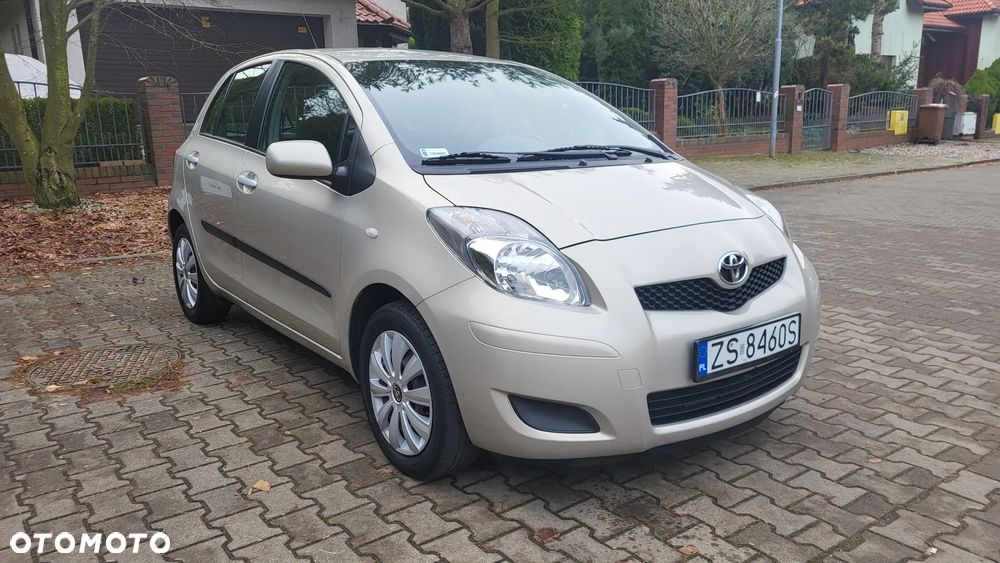Toyota Yaris - 10