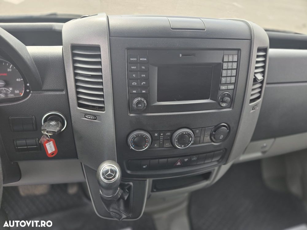 Mercedes-Benz Sprinter - 9